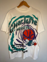 Load image into Gallery viewer, Charlotte Hornets 'Double Sided' T-Shirt (M)
