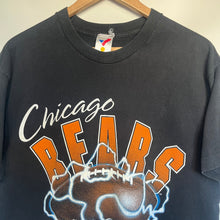 Load image into Gallery viewer, Chicago Bears Logo T-Shirt (M)
