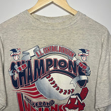 Load image into Gallery viewer, Cleveland Indians &#39;1996 A.L. Central Divison&#39; T-Shirt (L)
