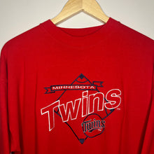 Load image into Gallery viewer, Minnesota Twins &#39;Embroidered&#39; T-Shirt (XL)
