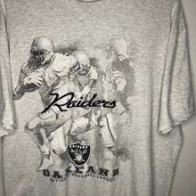 Load image into Gallery viewer, Oakland Raiders Graphic T-Shirt (L)
