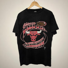 Load image into Gallery viewer, Chicago Bulls 1996 Eastern Conference Champions T-Shirt (M)
