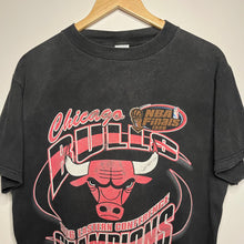 Load image into Gallery viewer, Chicago Bulls 1996 Eastern Conference Champions T-Shirt (M)
