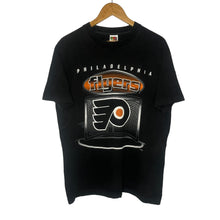 Load image into Gallery viewer, Philadelphia Flyers Logo T-Shirt (M/L)
