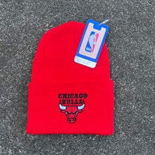 Load image into Gallery viewer, Chicago Bulls Beanie (BNWT)
