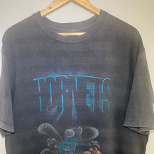 Load image into Gallery viewer, Charlotte Hornets &#39;Graphic T-Shirt (L) Faded
