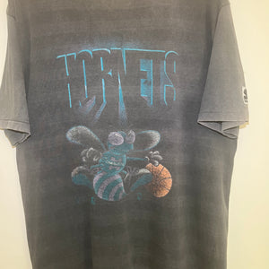 Charlotte Hornets 'Graphic T-Shirt (L) Faded