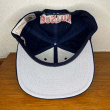 Load image into Gallery viewer, Boston Red Sox G Cap Wave Snapback
