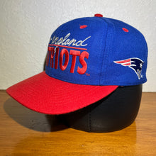 Load image into Gallery viewer, New England Patriots Snapback
